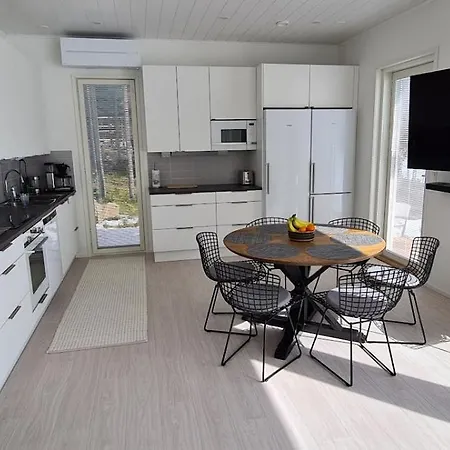 Lakeside Luxe Korospohja