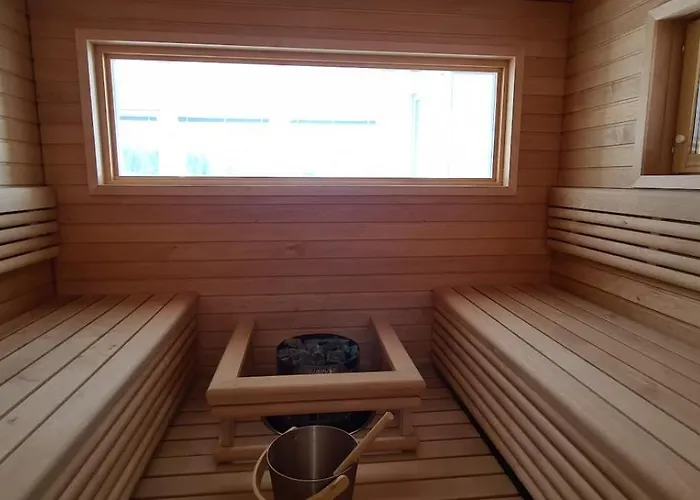 فيلة Lakeside Luxe *