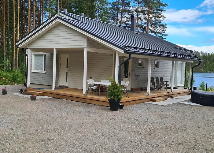 Lakeside Luxe Βίλα