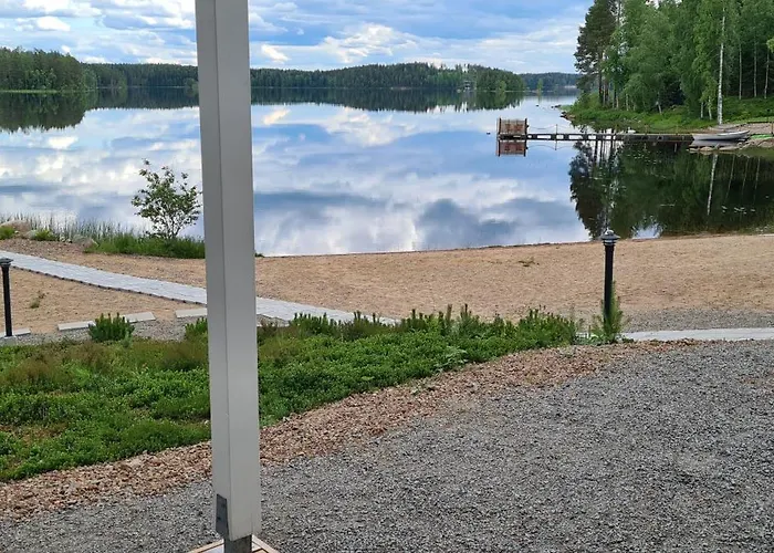 Lakeside Luxe * Korospohja